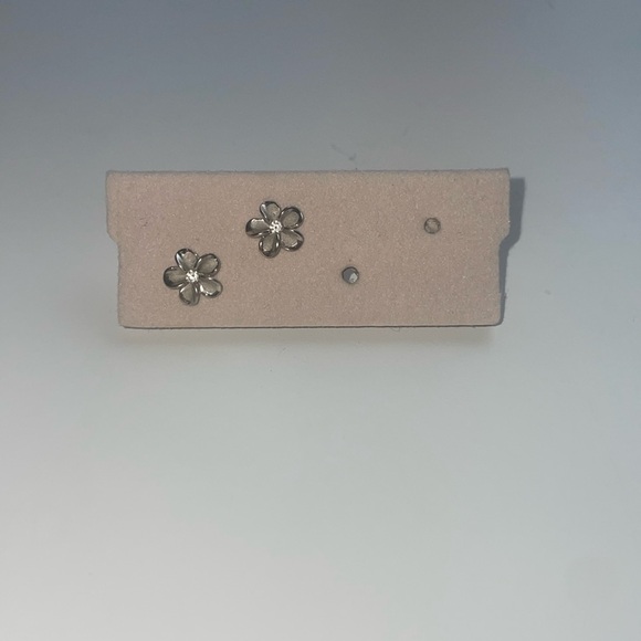 Silver Flower Earrings - Picture 1 of 1